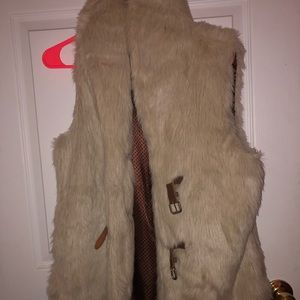 Fur vest
